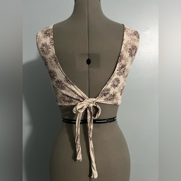 SHEIN Crop Top - Picture 6 of 8